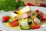 Sałatka z wędzonym kurczakiem, serem camembert i pomidorkami sherry IMG_6368 małe.jpg