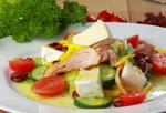 Sałatka z wędzonym kurczakiem, serem camembert i pomidorkami sherry IMG_6368.JPG