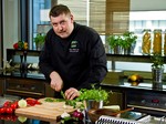 Piotr Murawski, szef kuchni marki Knorr.jpg Piotr Murawski, szef kuchni marki Knorr.jpg