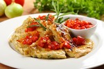 Tortilla z sosem hiszpanskim.jpg Tortilla z sosem hiszpanskim.jpg