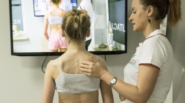 ŚWIĘTA WESOŁE I PACHNĄCE Zdrowie, LIFESTYLE - Nieustanny pośpiech i towarzyszący mu przedświąteczny stres może być szczególnie uciążliwy dla osób borykających się z problemem nadmiernej potliwości. Jak zachować świeżość w tym gorącym, przedświątecznym czasie?