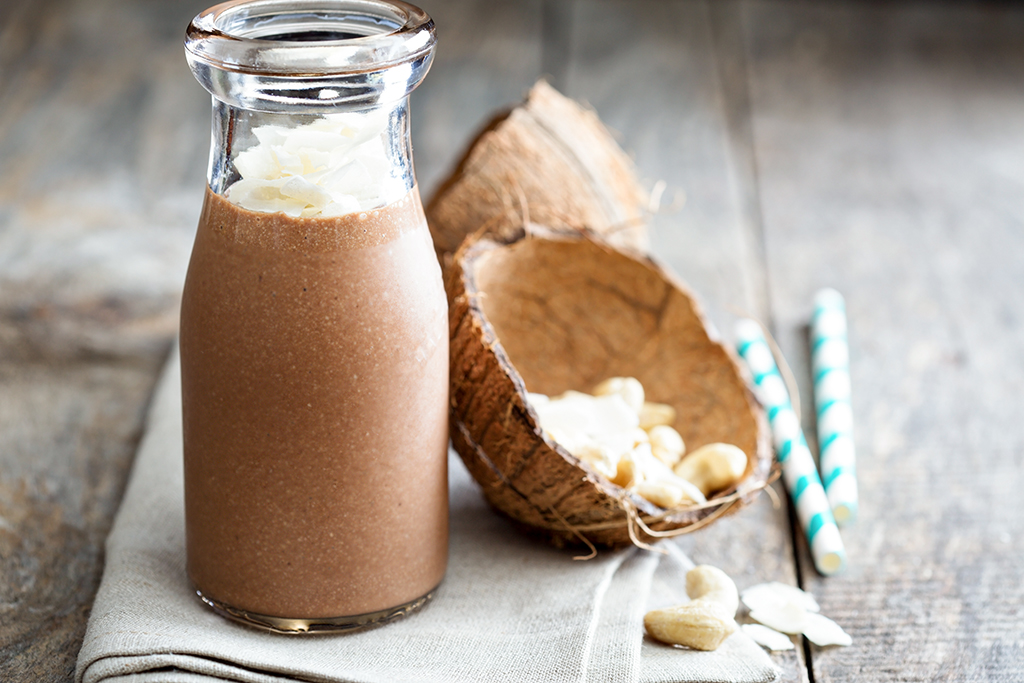 Shake mleczno-kawowy z kokosową nutą