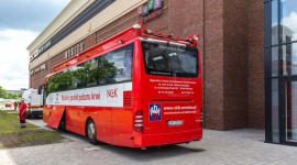 Każda kropla na wagę złota. Weź udział w zbiórce krwi Zdrowie, LIFESTYLE - Już 15 września pod Magnolia Park pojawi się mobilny punkt poboru krwi. To doskonała okazja do zasilenia banku RCKiK. W poprzednich letnich zbiórkach udało się zebrać aż 114 litrów. Oddana krew uratuje niejedno życie.