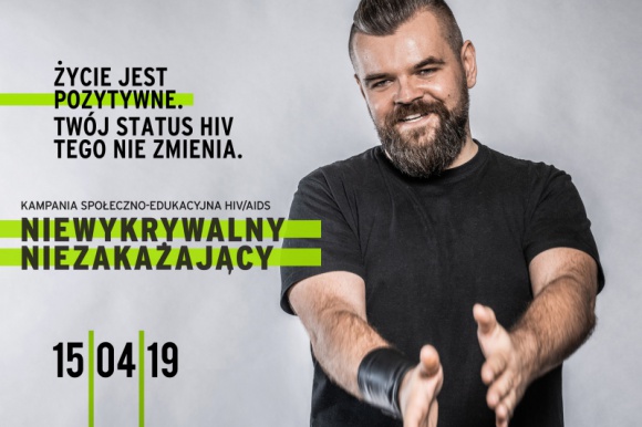 Żyjący z HIV wychodzi z szafy Zdrowie, LIFESTYLE - Od 16 lat żyję z HIV, od 15 lat mam niewykrywalny poziom wirusa we krwi. Nie stanowię zagrożenia dla otoczenia – mówi Tomasz Siara, który rozpoczyna własną kampanię edukacyjną o HIV/AIDS.
