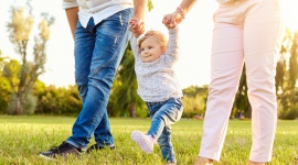Recepta na udane wakacje Zdrowie, LIFESTYLE - Każdy marzy o udanym urlopie – niezależnie od tego, czy organizuje go na własną rękę czy wyjeżdża z biurem podróży. A co może zepsuć wymarzone wakacje? Problemy z żołądkiem lub przeziębienie. Żeby wyjazd był udany, warto zabrać ze sobą Nifuroksazyd, Riflux i Cerutin.