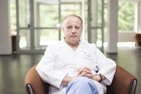 Prof. Adam Witkowski: Miejmy świadomość, że koronawirus uszkadza serce