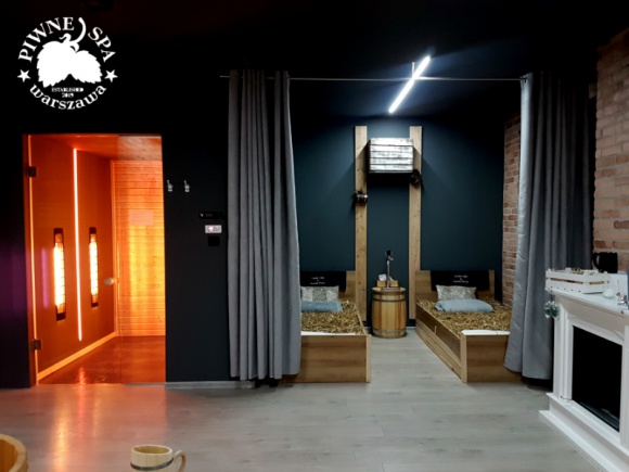 Piwne SPA- weekendowe przyjemności dla ciała i ducha dostępne w stolicy Zdrowie, LIFESTYLE - Piwne SPA w Warszawie oferuje seanse regeneracyjne w Łaźni Piwnej, w której odbywają się kąpiele piwne. W swojej ofercie ma również masaże ciała i twarzy oraz inne zabiegi relaksacyjne. To jedyne tego typu miejsce w Warszawie.