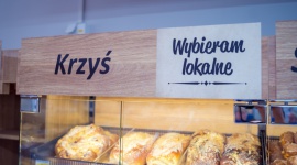 Ruszyła kampania GOTOWI NA ZMIANĘ wspierająca osoby chore na łuszczycę Zdrowie, LIFESTYLE - Cykl poradniczy prowadzą znana jako Pani Łuska Dominika Jeżewska, której udaje się pokazywać, że z łuszczycą można normalnie żyć i trener zdrowego, pozytywnego myślenia Izabela Krawczyk. Partnerem akcji jest marka dermokosmetyków DUCRAY.