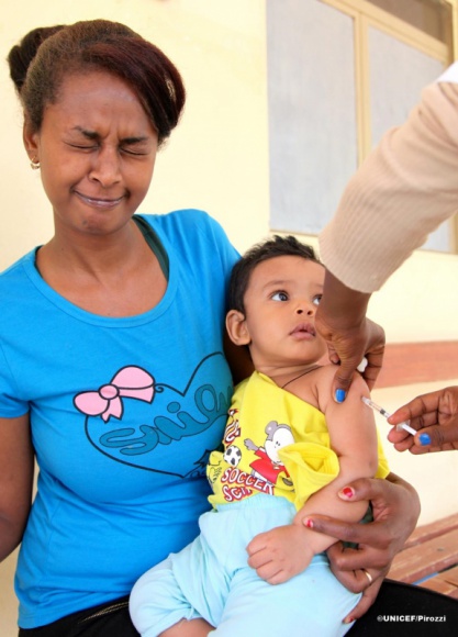 Szczepienia: co każdy rodzic powinien wiedzieć? Zdrowie, LIFESTYLE - UNICEF zebrał najczęstsze pytania, jakie rodzice zadają w sprawie szczepień. Warto rozwiać wątpliwości i dowiedzieć się, dlaczego szczepienia nazywane są jednym z największych osiągnięć medycyny.