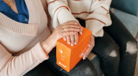 Każda kobieta jest wyjątkowa – suplementacja na różnych etapach życia Zdrowie, LIFESTYLE - Wszystkie mamy jednak podobny cel – chcemy czuć się dobrze, mieć mnóstwo energii, być wiecznie młode, cieszyć się idealną cerę i pięknymi włosami. Czy istnieje więc suplement diety, który może przyjmować każda kobieta, niezależnie od wieku? Odpowiedź brzmi: nie.