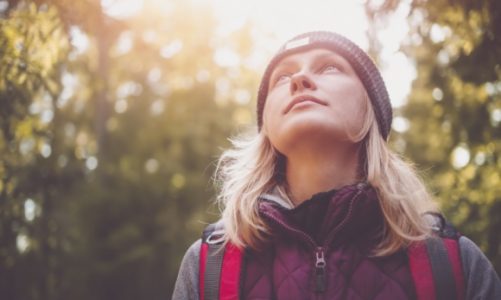Polacy często sięgają po suplementy diety – jakie są ich główne zalety?