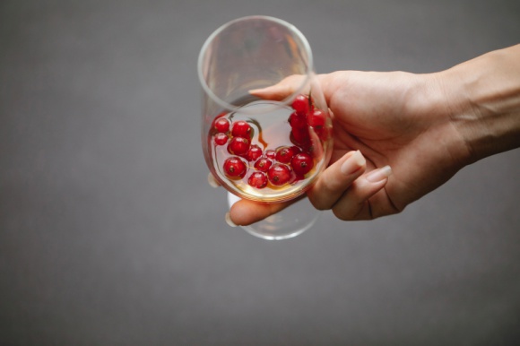Dry February. Jak rezygnacja z alkoholu wpływa na zdrowie? Zdrowie, LIFESTYLE - Alkohol w każdej ilość negatywnie wpływa na nasze zdrowie. Jednak już nawet jeden miesiąc abstynencji od tej używki może przynieść niesamowite efekty zdrowotne. Przekonaj się, dlaczego warto podjąć wyzwanie.